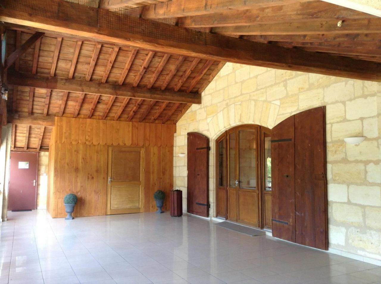 Village Vacances Chateau Moulerens Gradignan Exterior photo