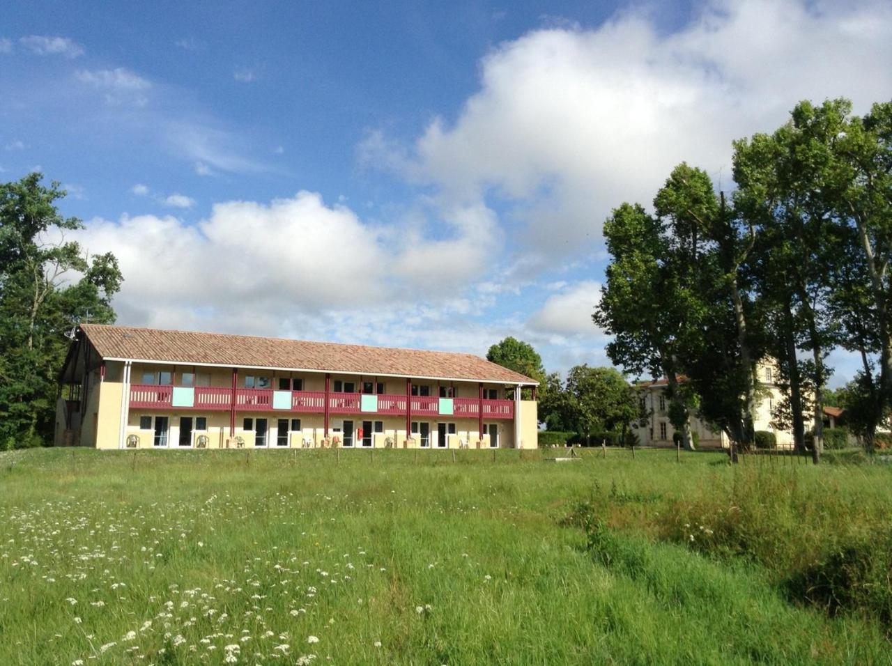 Village Vacances Chateau Moulerens Gradignan Exterior photo