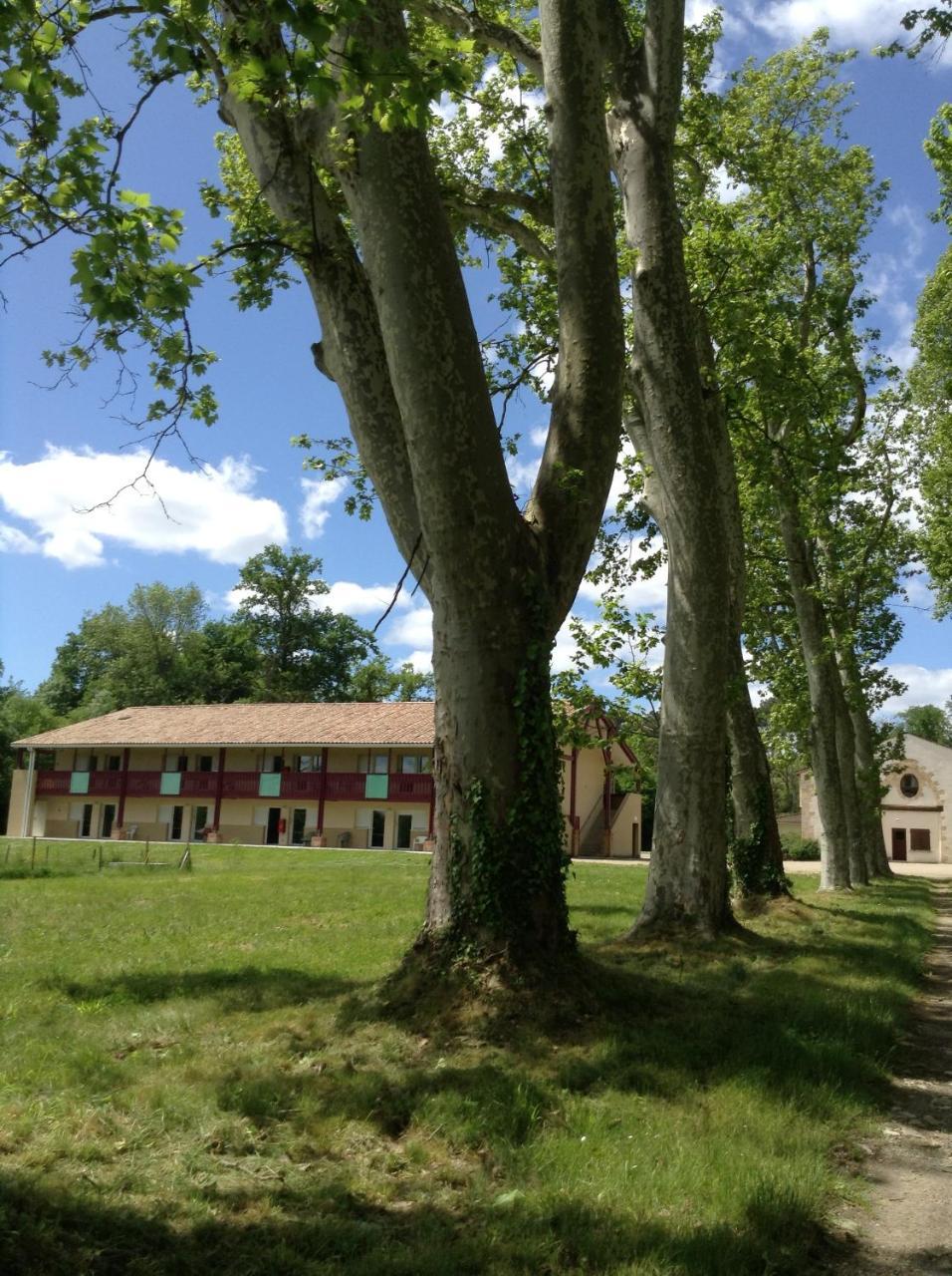 Village Vacances Chateau Moulerens Gradignan Exterior photo
